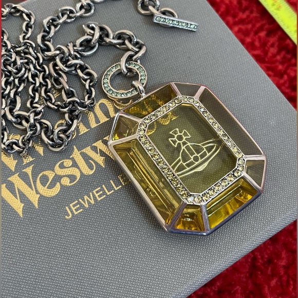 Vivienne Westwood VINTAGE BRAND NEW AW2011 Necklace Olive Green/Silver/Swarovski - Picture 3 of 11